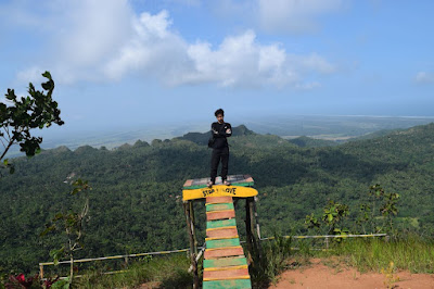 Wisata Alam Gunung Duwur