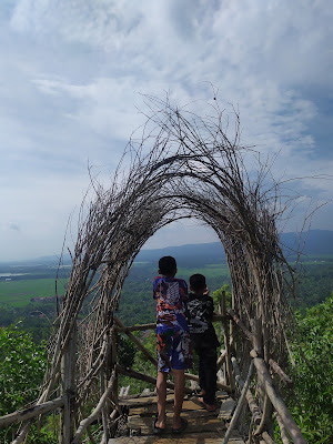 Wisata Bukit Pengantin