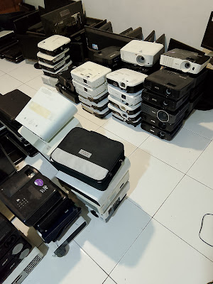 Yasricom( dunia komputer & limbah elektronik