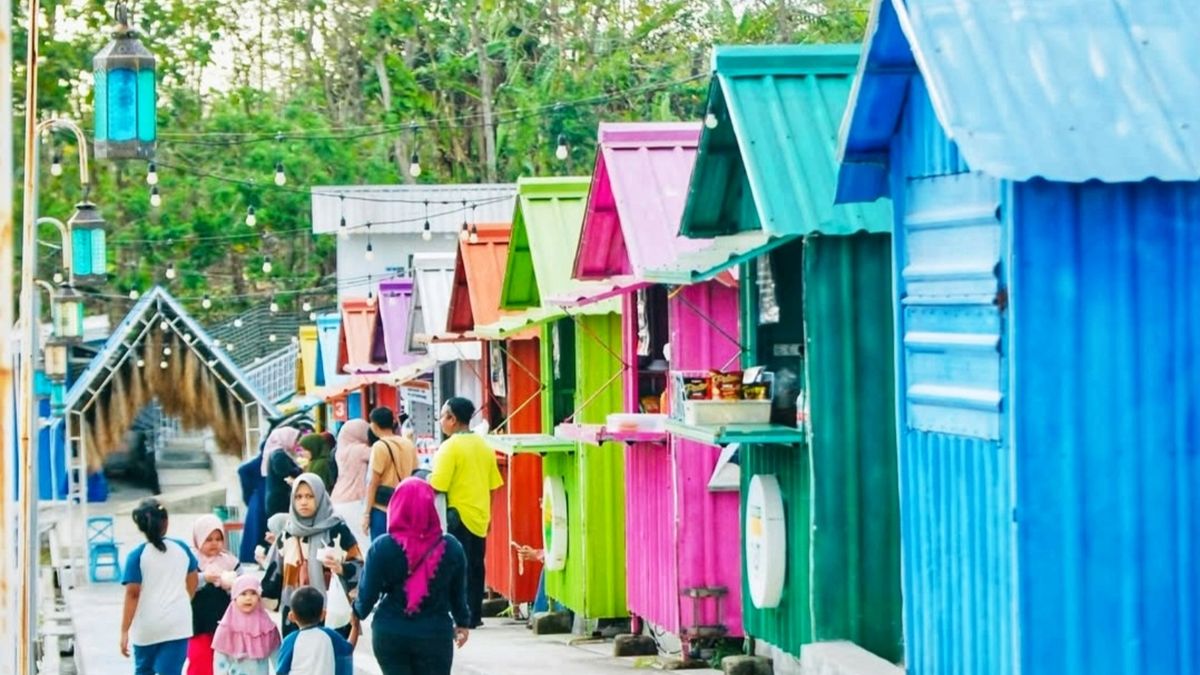 Teluk Penyu Beach: The Sunset Secret That Leaves You Breathless in Cilacap