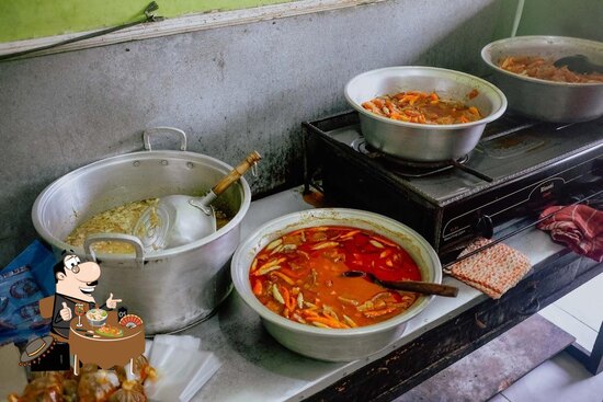 Nasi Gudeg in a Narrow Alley: Line Forms Every Maghrib!